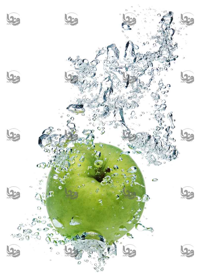 عکس سیب در آب